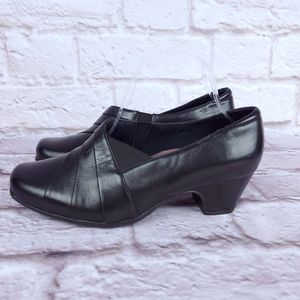 Clarks Sugar spice heeled loafer women's size 8.5 Extra Wide XW leather black